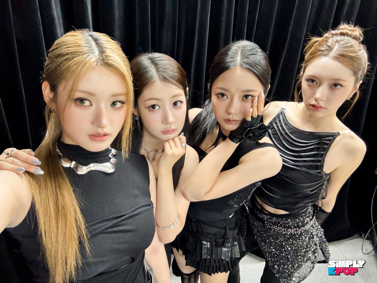 _Simplykpop's tweet photo. Sealed inside a FIFTY FIFTY bubble🫧
where only good vibes exist💞

#FIFTYFIFTY #피프티피프티
#SimplyKpop #심플리케이팝 https://t.co/ahd41wzOCC