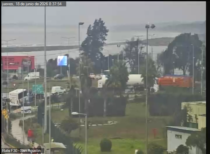 TTIValparaiso's tweet photo. Ahora (08:38) Congestión en Ruta F-30 en dirección a Rotonda #ConCon y flujo normal en dirección a Viña. Congestión en Ruta F-32 en dirección a Rotonda y tránsito lento en dirección al interior. Congestión en Ruta F-30 E desde Puente Las Gaviotas en dirección a #Quintero https://t.co/FQeJmRnHP4