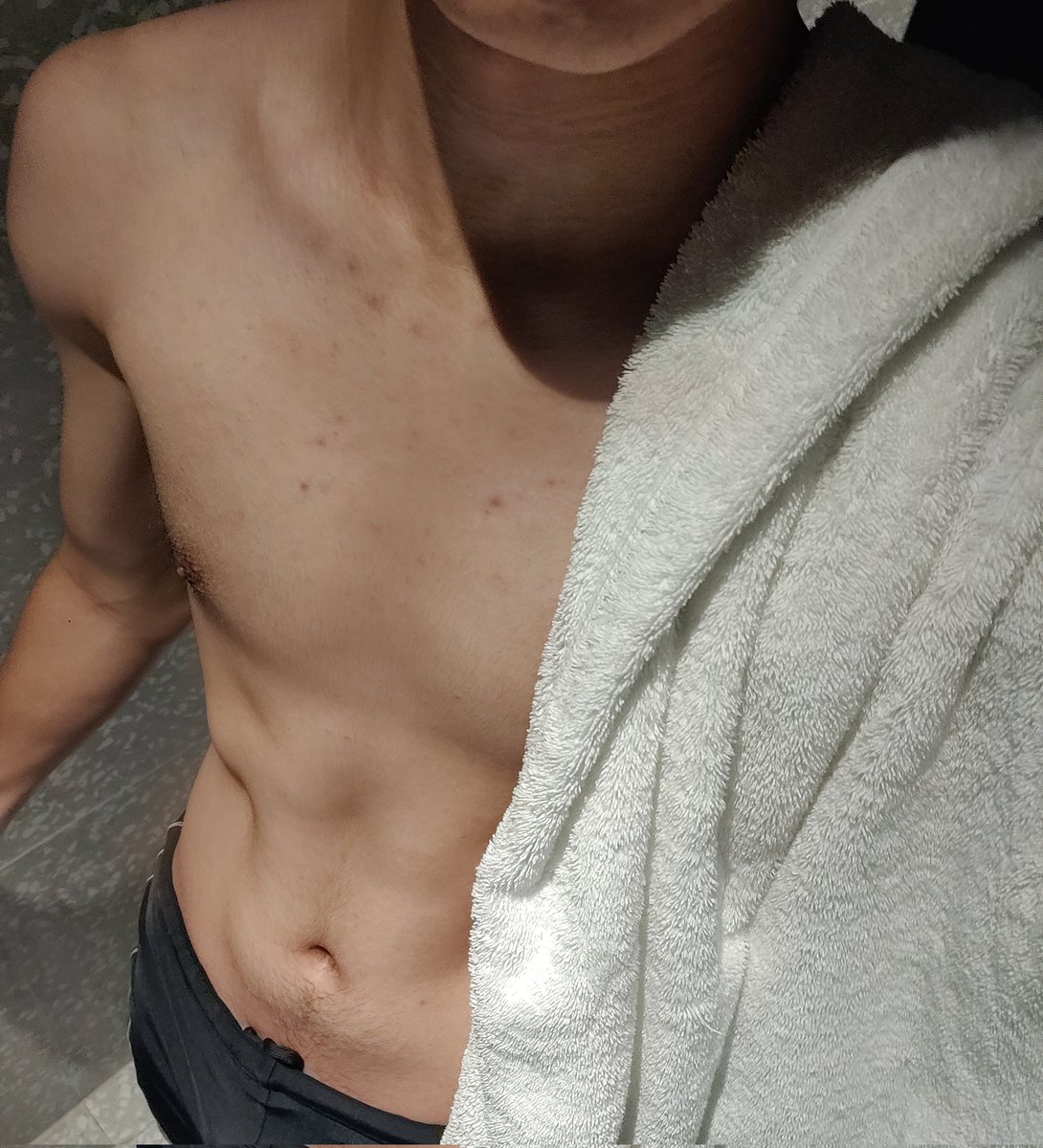 yehjiajun98's tweet photo. @Zvy3n 加我 https://t.co/cJLFlr632B