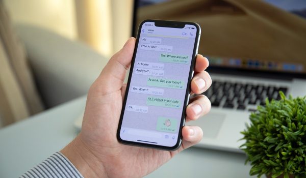 Siecledigital's tweet photo. Vous pourrez bientôt envoyer des messages WhatsApp qui s’autodétruisent après lecture https://t.co/L6uOi9FXSk https://t.co/fXR1vkf9aE