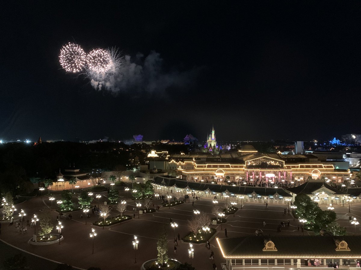 chopi054's tweet photo. ランホの階数が選べなくなると知って、慌てて予約したときの🏰
大好きな場所だから存続のために値上げも改悪も仕方ないことなのかと思いつつ、それでも子育て世帯にはキツいなぁって思う
また家族でランホ泊まりたいな https://t.co/31FvwsICI8