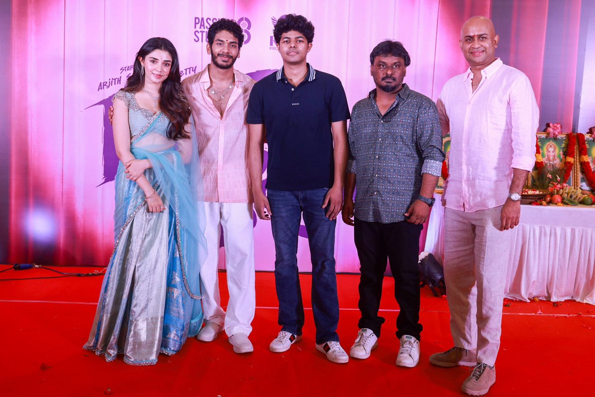 PassionStudios_'s tweet photo. An auspicious start to a journey filled with love, laughter, and rosy beginnings ❤️

 #LoverBoy

@arjith_shankar @IamKrithiShetty
#Ashok @PassionStudios @KvnProductions @Sudhans2017 #Sarath #Sneha #Shaji @Vinodhiniynoffl #Kanishka @808krshna @dopkalai @kalaivananoffl @DuraiKv @sarathnivash #Saravanan @DoneChannel1 @SureshChandraa @AbdulNassarOffl @KvMothi
@Decoffl_