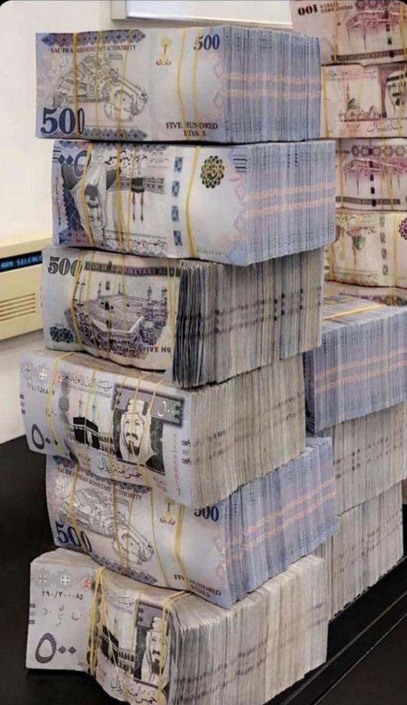 RnaAlamyrh's tweet photo. لو جتك ميه وخمسين الف  ريال اليوم 
هل يمكن للمبلغ .. أن يحل كل مشاكلك 💵

١ - نعم 
٢ - لا https://t.co/wpf2Qr4XDt