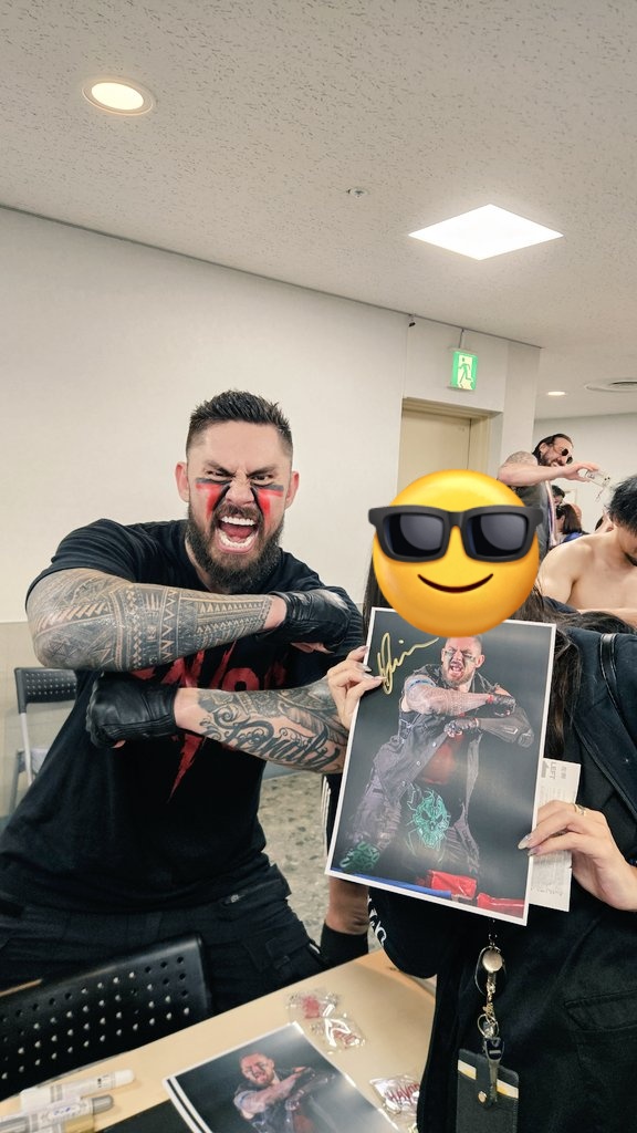 sezco's tweet photo. 全日最推しのザイオンが売り子いた！かわいかった！！ https://t.co/1FAFUIWBZb