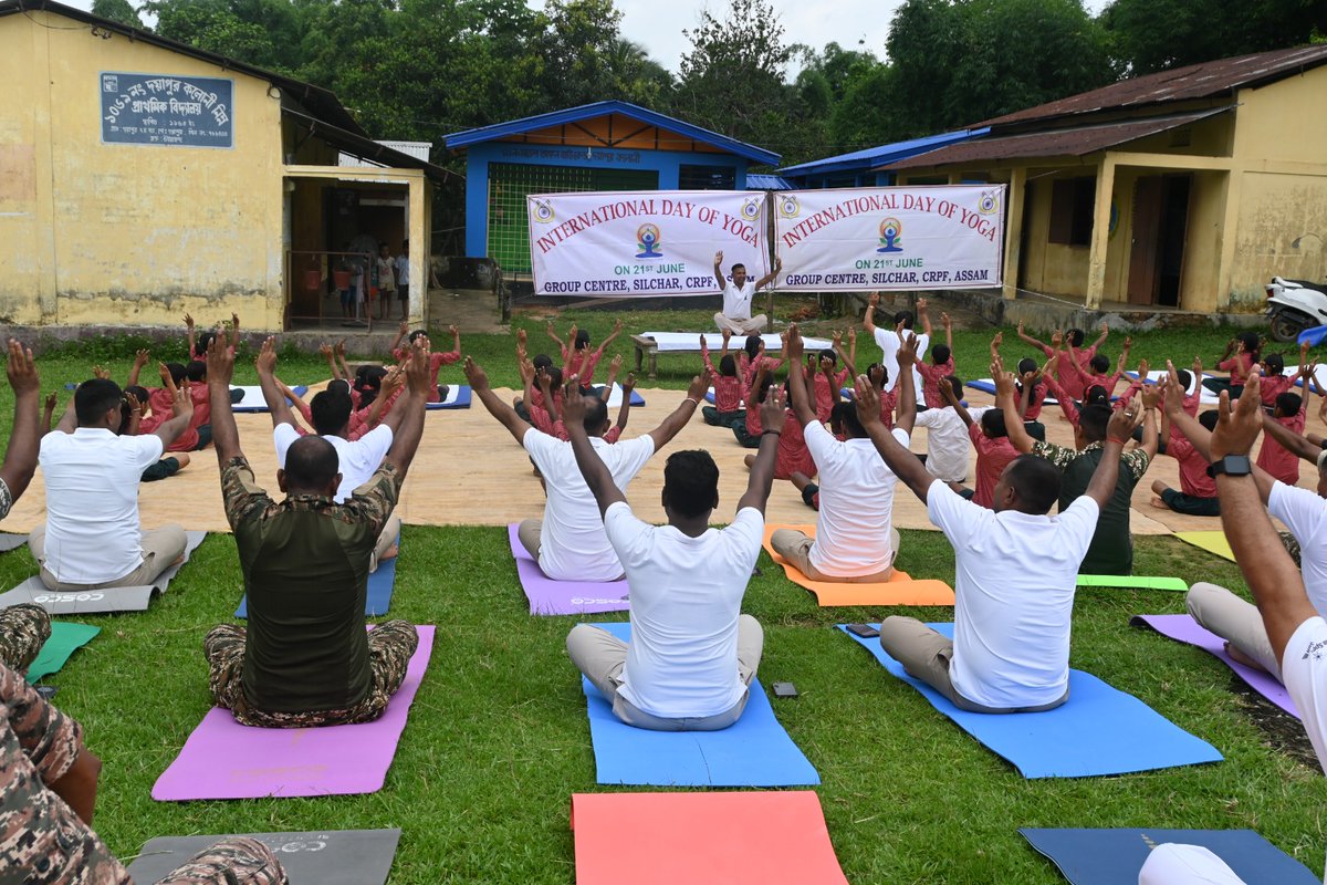 GCSilchar's tweet photo. Under the "100 days countdown to IDY-2026 and 10 mins Yoga daily" a Yoga session was organised at Dayapur Lower Primary School Compound on 18/06/26 by GC Silchar where Master Yoga Trainer HC/GD Plavan Singha guided students to practice various Yogashanas.
@Northeast_Zone @NesHqr https://t.co/AuweFKk0ab