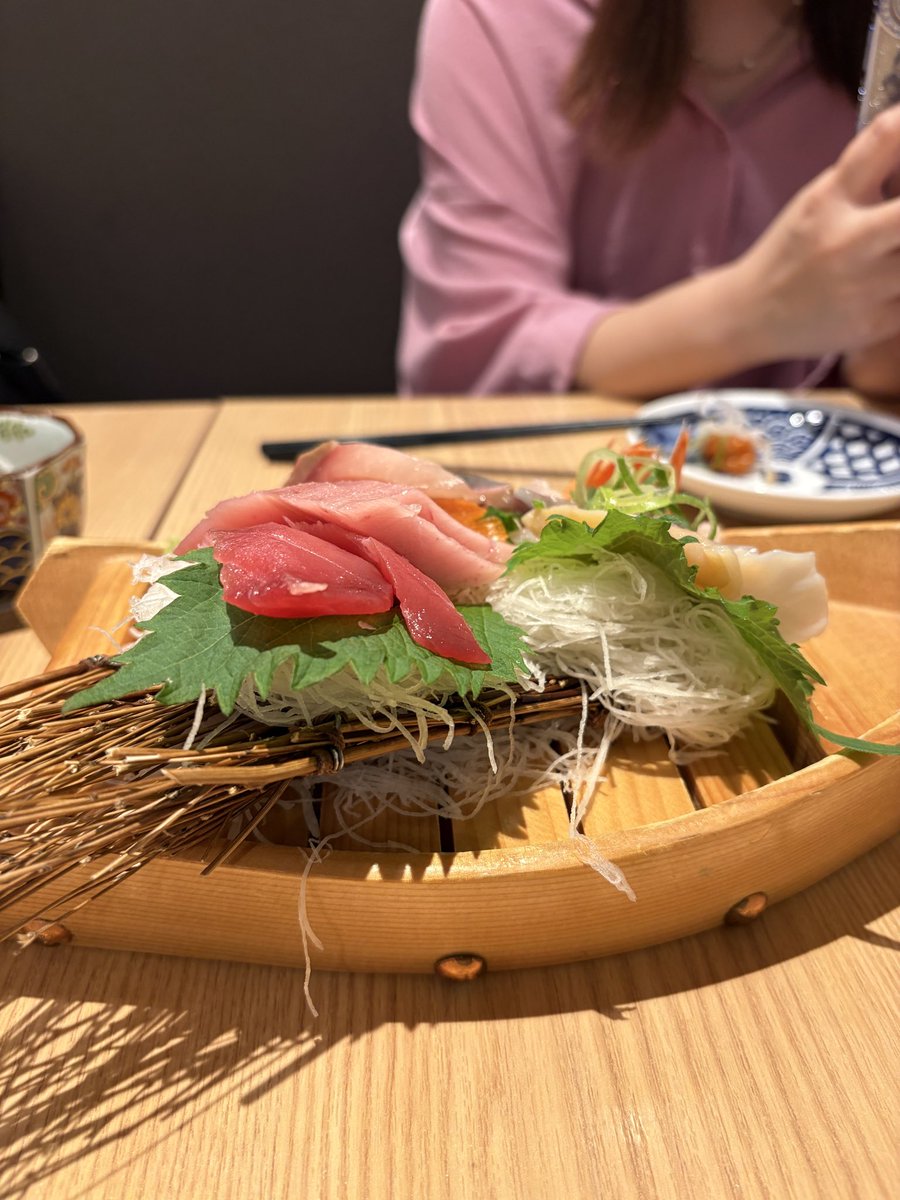 nakaevent21's tweet photo. 先日同期とGMとご飯に行ってきました！

環境が変わるからこそ、これを一つ経験としていこうと思います！ https://t.co/aK8GB054wM