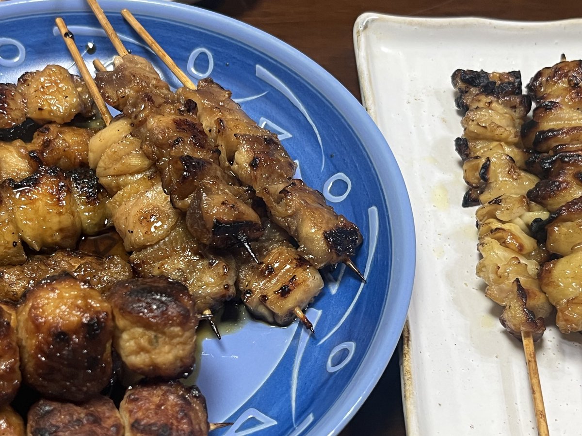 mikainbloom's tweet photo. 旦那が買ってきてくれたので、うえたいらの焼き鳥パーティしてる https://t.co/ntp5snFVrc