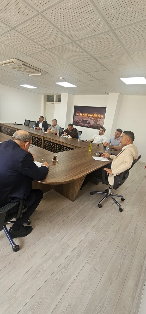 DSMCizre's tweet photo. Koruma Kurulunun 2026 yılı içerisinde üç ayda bir düzenlenen toplantılarının ikincisi, 18.06.2026 Perşembe günü Cumhuriyet Savcısı Sayın Muhammed Yıldız'ın başkanlığında gerçekleştirilmiştir.
Söz konusu toplantıda yükümlülerin ayni ve nakdi yardım talepleri değerlendirilmiştir. https://t.co/bksvIHxwZw