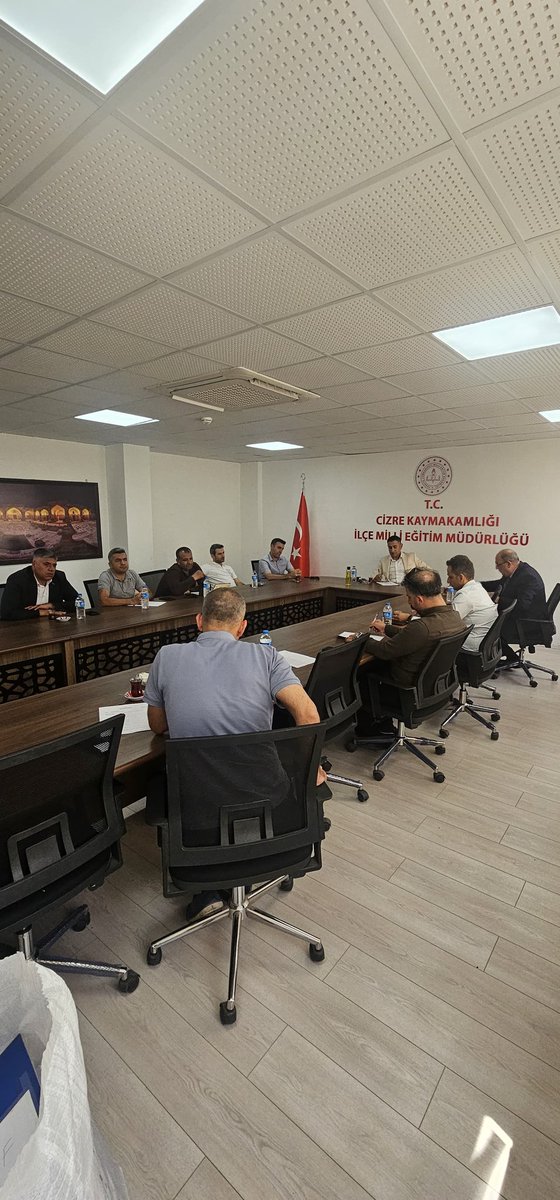 DSMCizre's tweet photo. Koruma Kurulunun 2026 yılı içerisinde üç ayda bir düzenlenen toplantılarının ikincisi, 18.06.2026 Perşembe günü Cumhuriyet Savcısı Sayın Muhammed Yıldız'ın başkanlığında gerçekleştirilmiştir.
Söz konusu toplantıda yükümlülerin ayni ve nakdi yardım talepleri değerlendirilmiştir. https://t.co/bksvIHxwZw