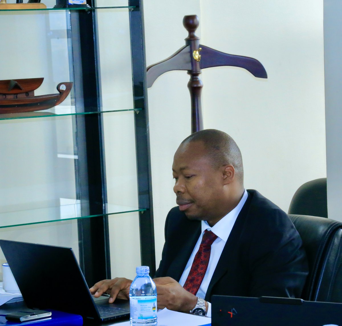 ufzepa's tweet photo. Chaired by @EngJamesKasigwa , the Cluster brings together @ufzepa , @UNBSug, @udc_uganda , @UgandaCoop, @elgsu_ug , @PSF_Uganda  &amp; @newsUMA  to coordinate efforts that boost investment, exports, industrial growth and economic transformation. #ExportsAndInvestment #UgandaAtWork https://t.co/IpDYrJeEk6
