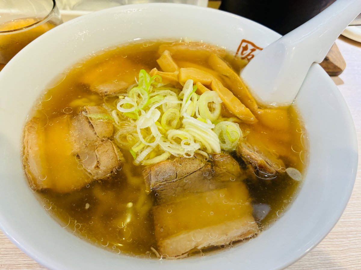 uechael's tweet photo. 約10年ぶりの喜多方ラーメン坂内。やはりチェーン店として抜き出た美味しさだった〜😭 https://t.co/mnoxxbPuEV