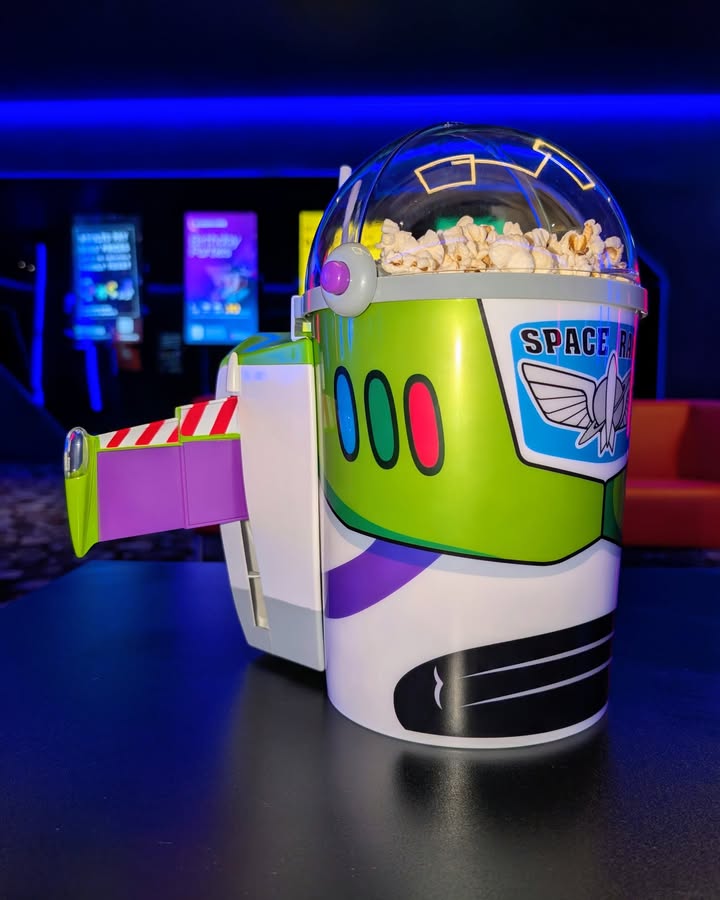 cineworld's tweet photo. To infinity, and POPCORN! 🍿

Seeing #ToyStory5 at Cineworld? Don't forget to grab one of our EXCLUSIVE Buzz Lightyear dual containers! 🚀 Available while stocks last.

🔗 https://t.co/EmRyiYqqq3 https://t.co/ijXuqNQC2C