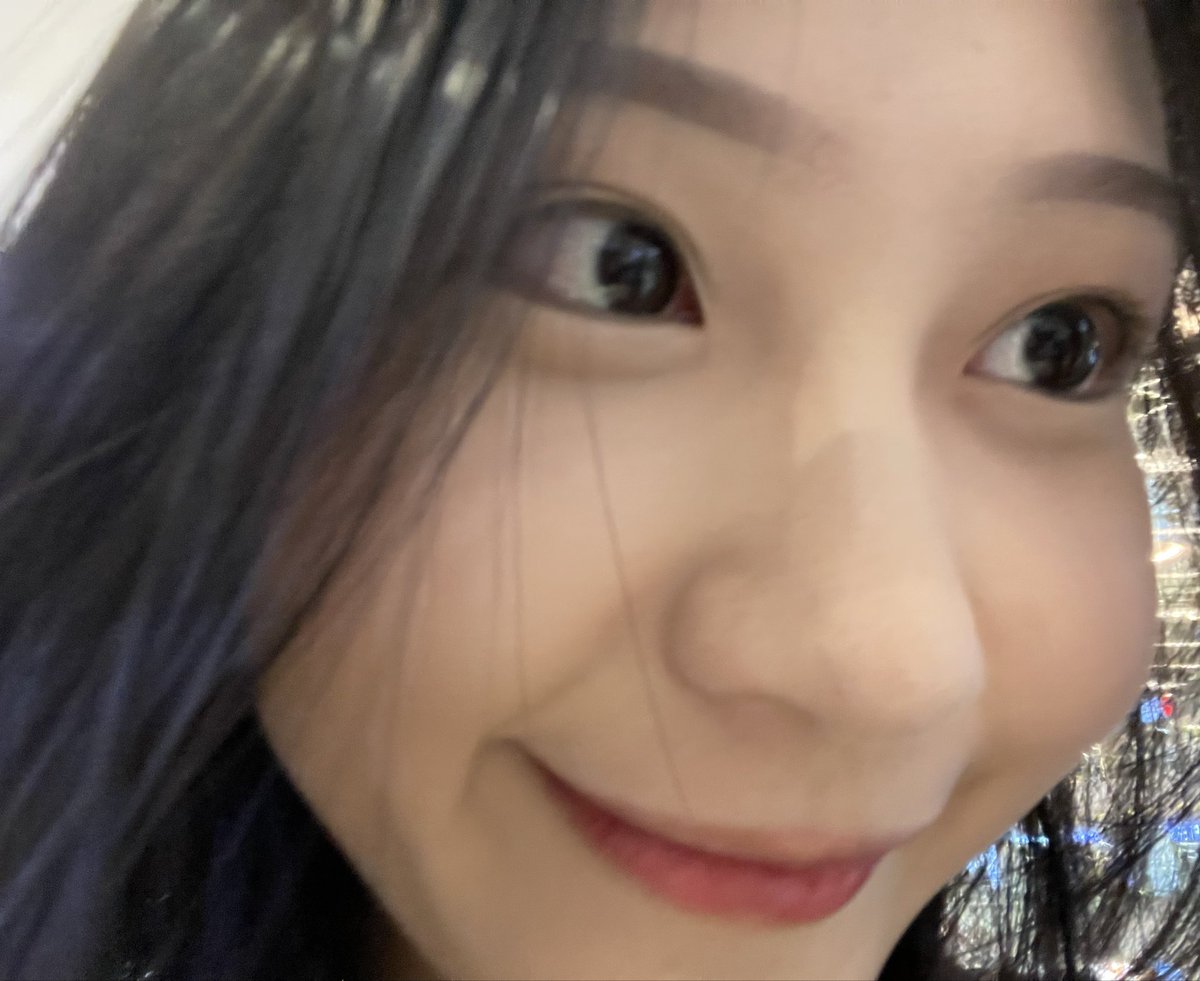 M_MikaelaJKT48's tweet photo. selayar!!??? 🤪 https://t.co/4UHb1fogCS