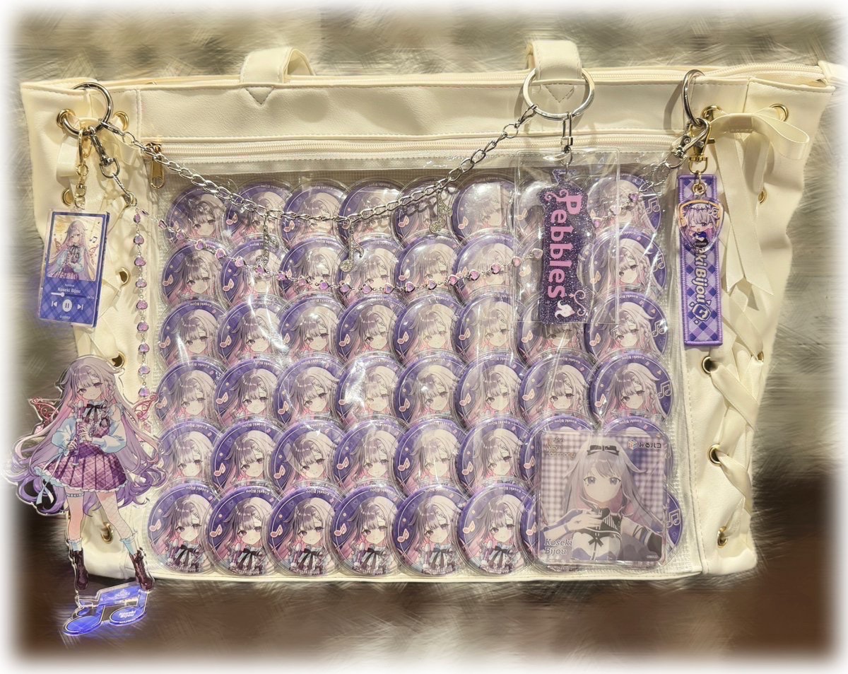 Tearl33Zypre94's tweet photo. ビブちゃんの痛バ完成しました💜✨️✨️
ホロベースのビブちゃんリコーダー持ってるの似合うしめっちゃ可愛い🥰

#biboo
#古石ビジュー https://t.co/s5YoXevyzE