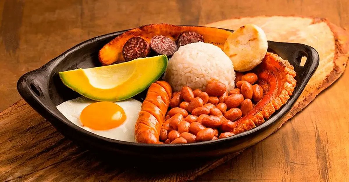 caminoconvos's tweet photo. ⚽️Colombia-Uzbekistán
🇨🇴 🇺🇿Dos platos que, a su manera, son la abundancia hecha comida.

El Mundial del fútbol en @fifaworldcup_es

🍳Las cocinas del mundo en https://t.co/zKp2b84lpm

#Colombia
#Uzbekistán https://t.co/fKKSl3CvOr