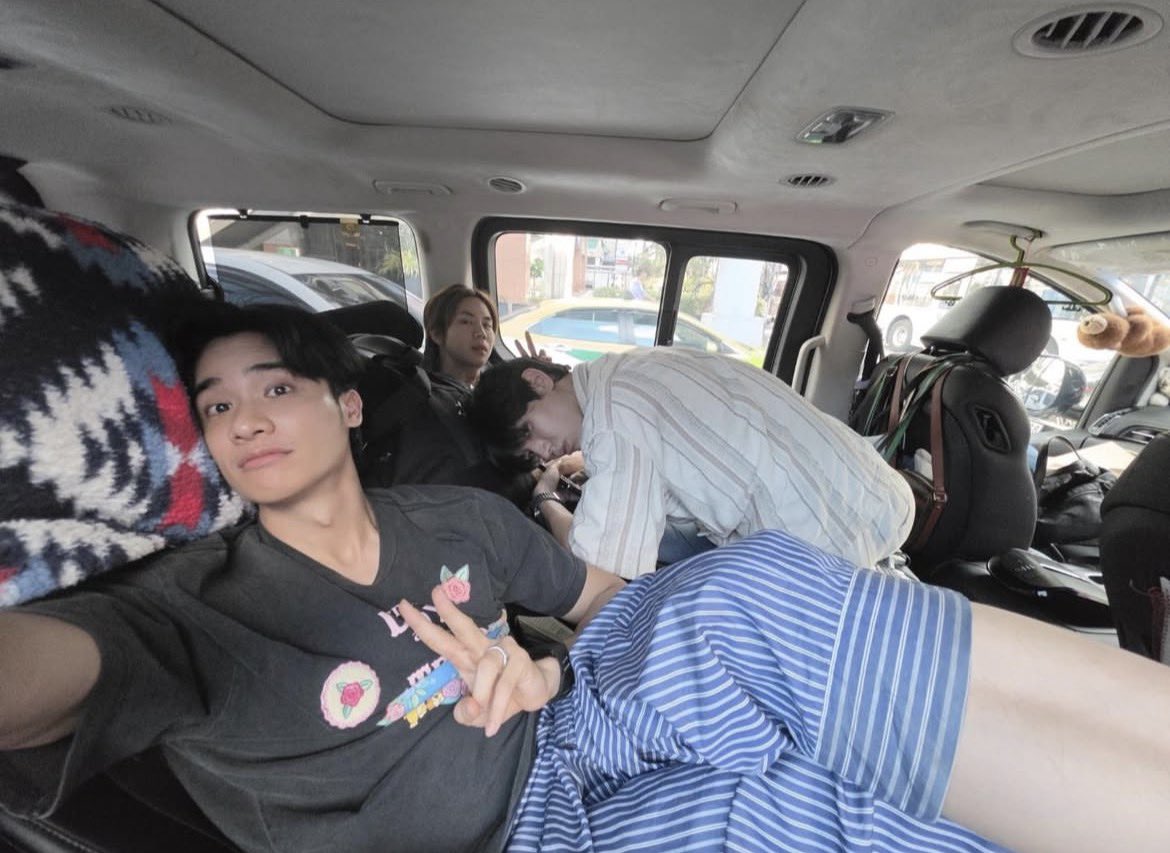 taytawanewwiee's tweet photo. ตีม ม. ม้า = ม.มากับแฟนและลูกหลานครับ

#เตนิว ; #TayNew 
#GMMTVOuting2026 https://t.co/4a6oTRKR2I