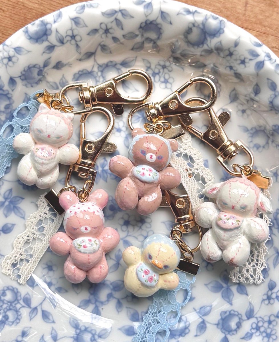 ____moon130's tweet photo. ぬいぐるみの あかちゃんキーホルダー🍼

新たに仲間を増やして、minneにて再販予定です𓍯 ⟡

𝙲𝚘𝚖𝚒𝚗𝚐 𝚜𝚘𝚘𝚗...🐇 🧸 🪿

#ハンドメイド https://t.co/SVnppVf84k