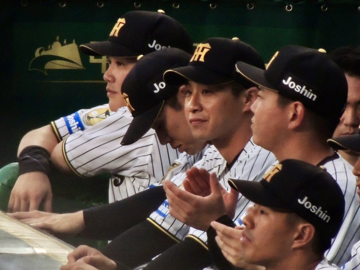 maricham_0's tweet photo. ベンチからチームメイトを応援したり、声出ししてる姿が印象的でした🥺
3枚目のほっぺをくいっとしながらグラウンドを眺めてる写真がお気に入りです🫶🏻 https://t.co/Y9XutJXVgr