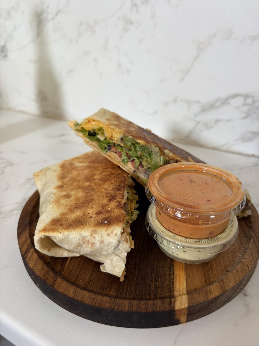 bylerbuzzfest's tweet photo. here’s the itinerary with addresses incase you want to visit anywhere I did! I highly recommend purely plant for vegetarian eats!! I had a delicious spicy crunchwrap I miss it already https://t.co/xxn6Qvlgyp