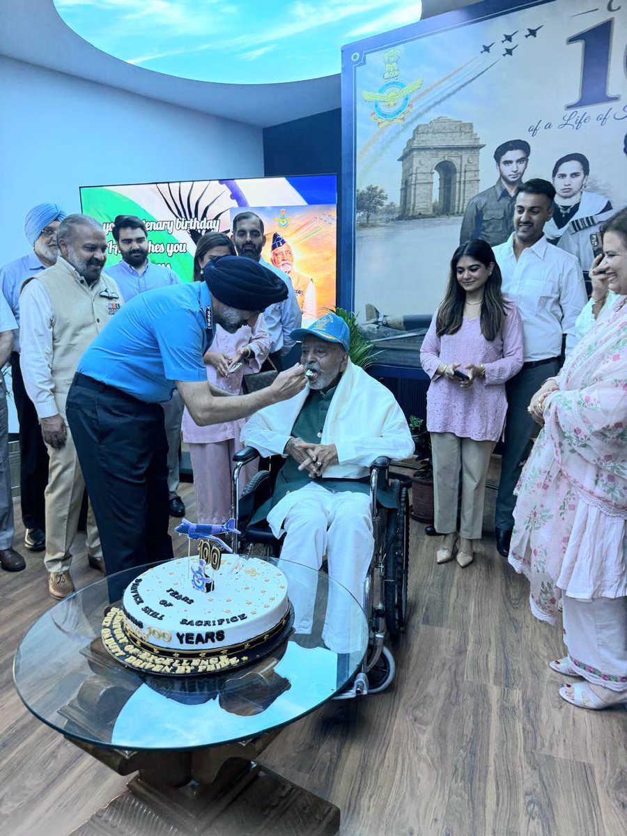 manaman_chhina's tweet photo. The Indian Air Force celebrated the 100th birthday of a veteran, Sqn Ldr Onkar Singh (Retd) with the Chief of Air Staff, Air Chief Marshal AP Singh, taking part in the celebrations at 3 BRD Chandigarh. https://t.co/XwKoEWqXTa