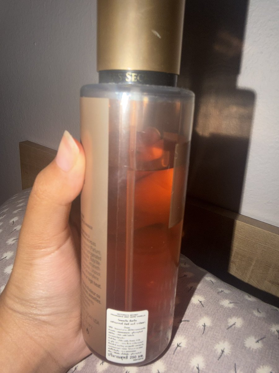 quindeplnr's tweet photo. ส่งต่อน้ำหอม Victoria’s Secret กลิ่น Bare vanilla เหลือประมาณ 75% 
300.- รวมส่ง พร้อมโอนลดได้ค่ะ
#victoriasecretthailand #ส่งต่อvictoriassecret #victoriasecretthailand 
#ส่งต่อ #ส่งต่อคสอ #ส่งต่อเครื่องสำอาง #ส่งต่อคสอมือสอง #ส่งต่อสกินเเคร์ #ส่งต่อเครื่องสําอางมือสอง https://t.co/cZKengbCEc