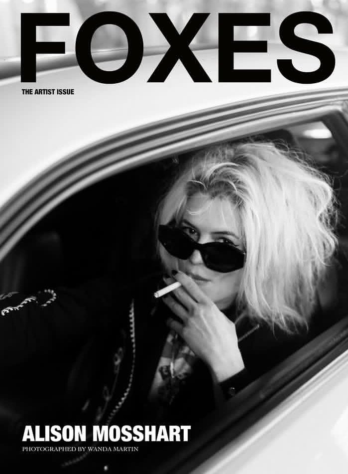 Gosiamikka's tweet photo. #AlisonMosshart 🔥🎶 https://t.co/t8LYRhYtc8