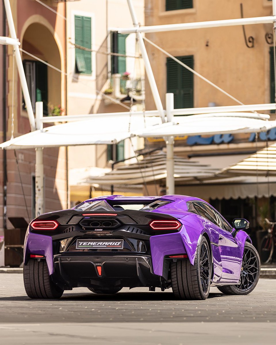 Lamborghini's tweet photo. Historic streets, new language:
Lamborghini Temerario owns the scene.

#Lamborghini #Temerario https://t.co/R7oUY0uShy