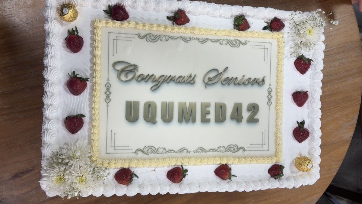 Moh__adn's tweet photo. Seniors 5/6
نعم ، صرنا شياب الكلية https://t.co/GUcRnJyXcp