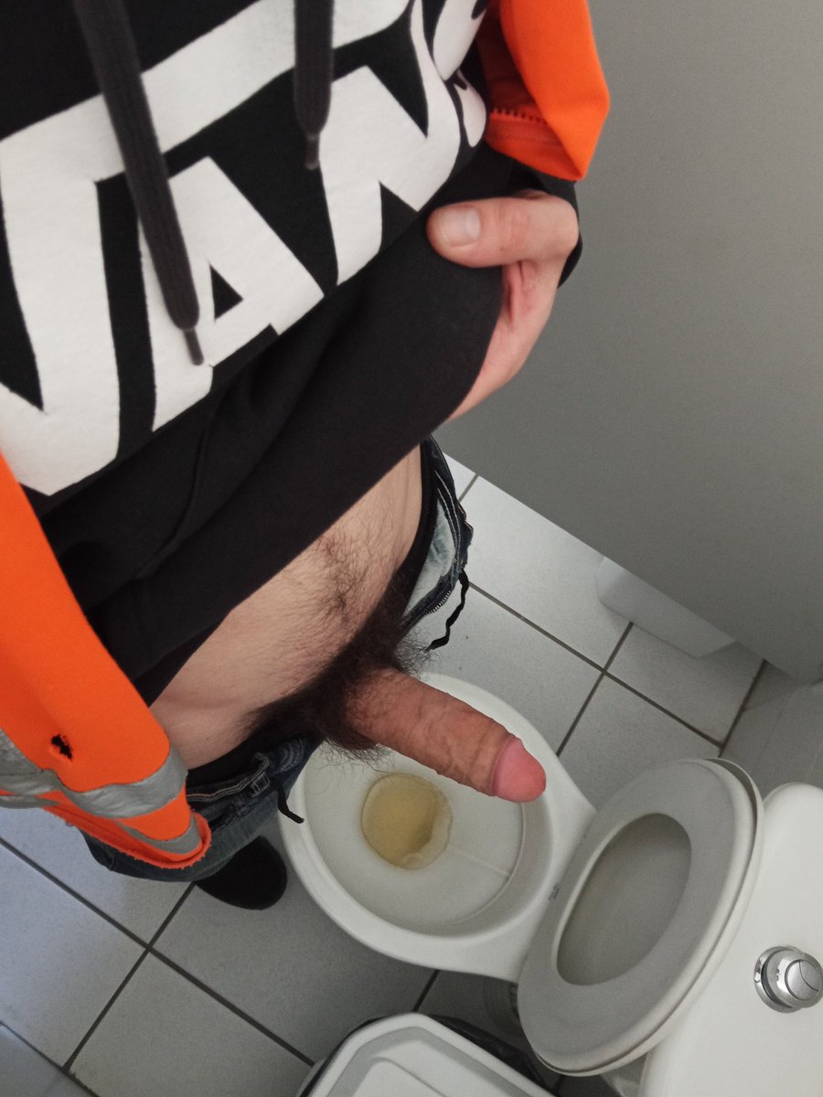 roludomagrelo94's tweet photo. E só entrar no banheiro do trampo que a pica já fica dura 
Precisando de um cuzao pra aliviar gostoso dentro

https://t.co/8ENxmWgSOR https://t.co/2mN7JgKssn