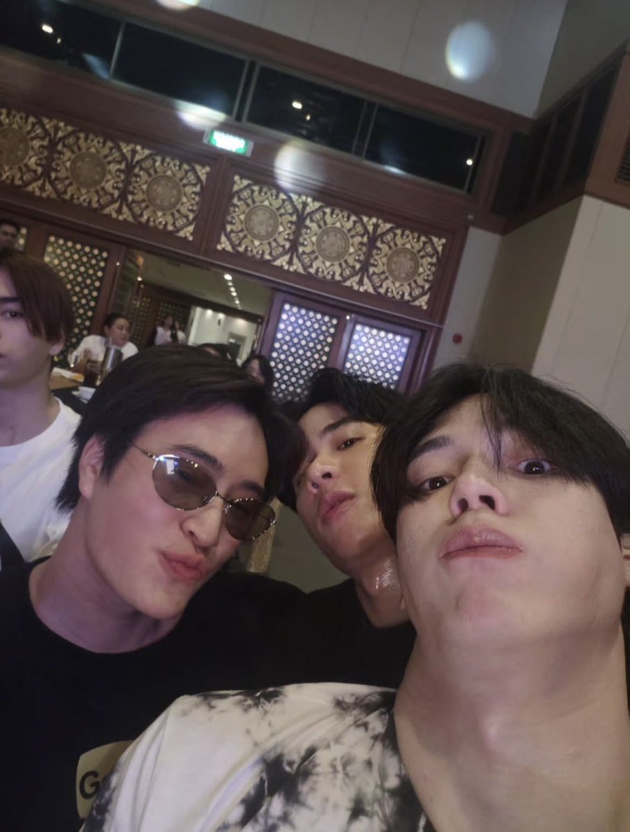 east_easy's tweet photo. ตีม ม. ม้า = มีเมียมาคุม 🤭🤭🤭

#เตนิว ; #TayNew 
#GMMTVOuting2026 https://t.co/mlbFyoAoeB