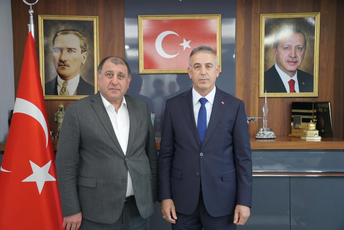 cetinkaya_salim's tweet photo. İlçe Sağlık Müdürümüz Cemal Karaağaç'ı ve hocalarımızı misafir ettik.

Nazik ziyaretleri ve hoş sohbetleri için kendilerine teşekkür ediyorum.

@abdullahozdemir https://t.co/6iB76I8RbE