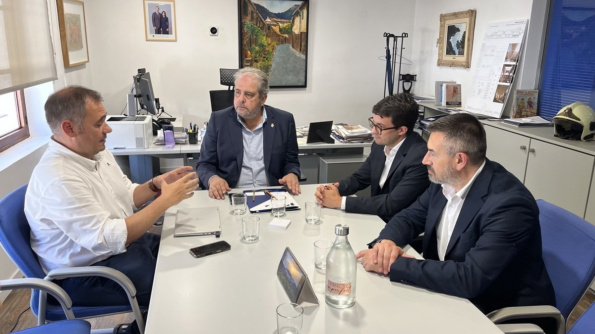 ConselldeMca's tweet photo. 🔵El Consell de Mallorca reforça la seguretat dels serveis públics digitals de la entitat.

La institució insular treballa amb la companyia Palo Alto Networks, empresa de ciberseguretat basada en IA, per millorar la protecció en línia.

➡️https://t.co/TzwoITi90S https://t.co/5OsAdLcobM