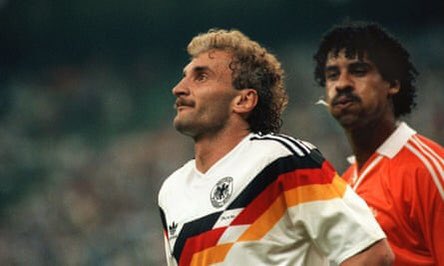 adrul16's tweet photo. @80s90sfootball Rijkaard famous spit 🤣 https://t.co/WWvi7sZZAb