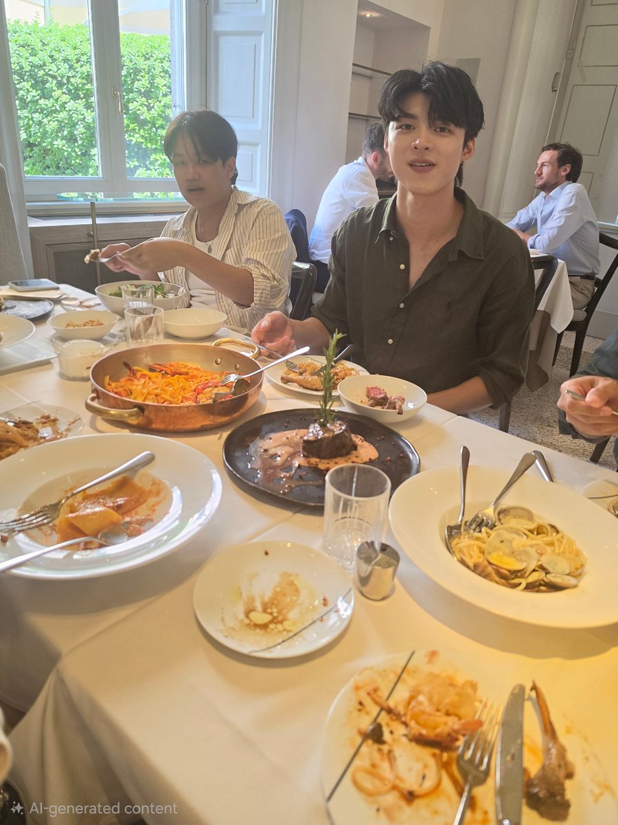 Luna88_MN's tweet photo. Enjoy eating นะมุ https://t.co/BdxfjHKnXy