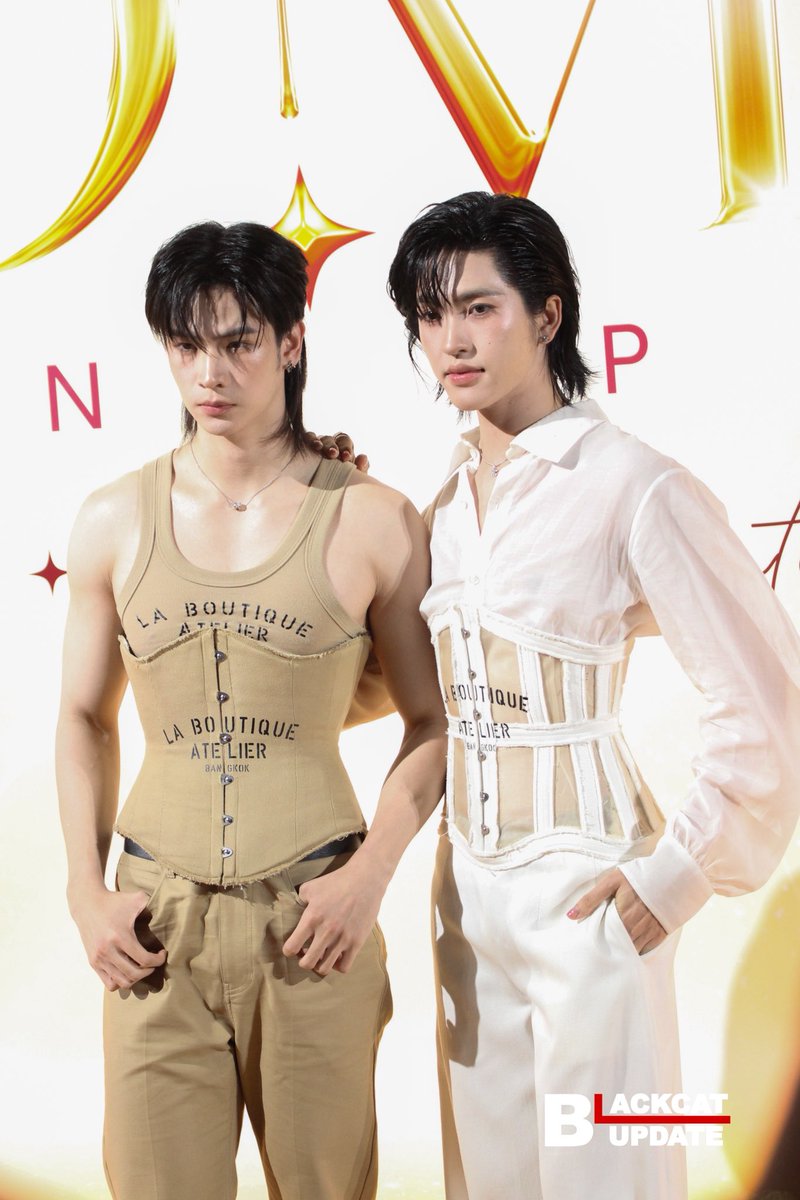 Blackcatupdate's tweet photo. “ลาเต้ - คิม” ร่วมเดิน GOLDEN AMBER CARPET ในงาน “DMD LINE UP 2026 THE RISE CONTINUES”✨

TURNING THE PAGE WITH LATTEKIM 
#LatteKim #ลาเต้คิม 
#LatteTNC #kkim_pst
#DMDLINEUP2026 https://t.co/uVAmHmcuah