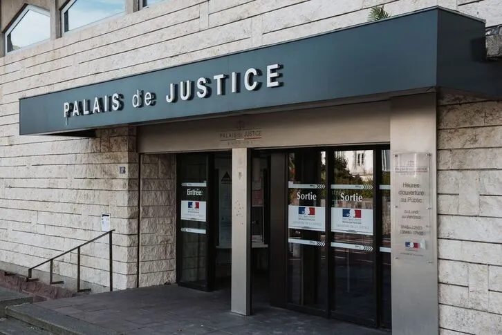 MediabaskInfo's tweet photo. Affaire de traite d’êtres humains à #Biarritz : deux ans de prison avec sursis #coupable #Justice 
https://t.co/ej1mvUUJiF https://t.co/EwF37uTfr3