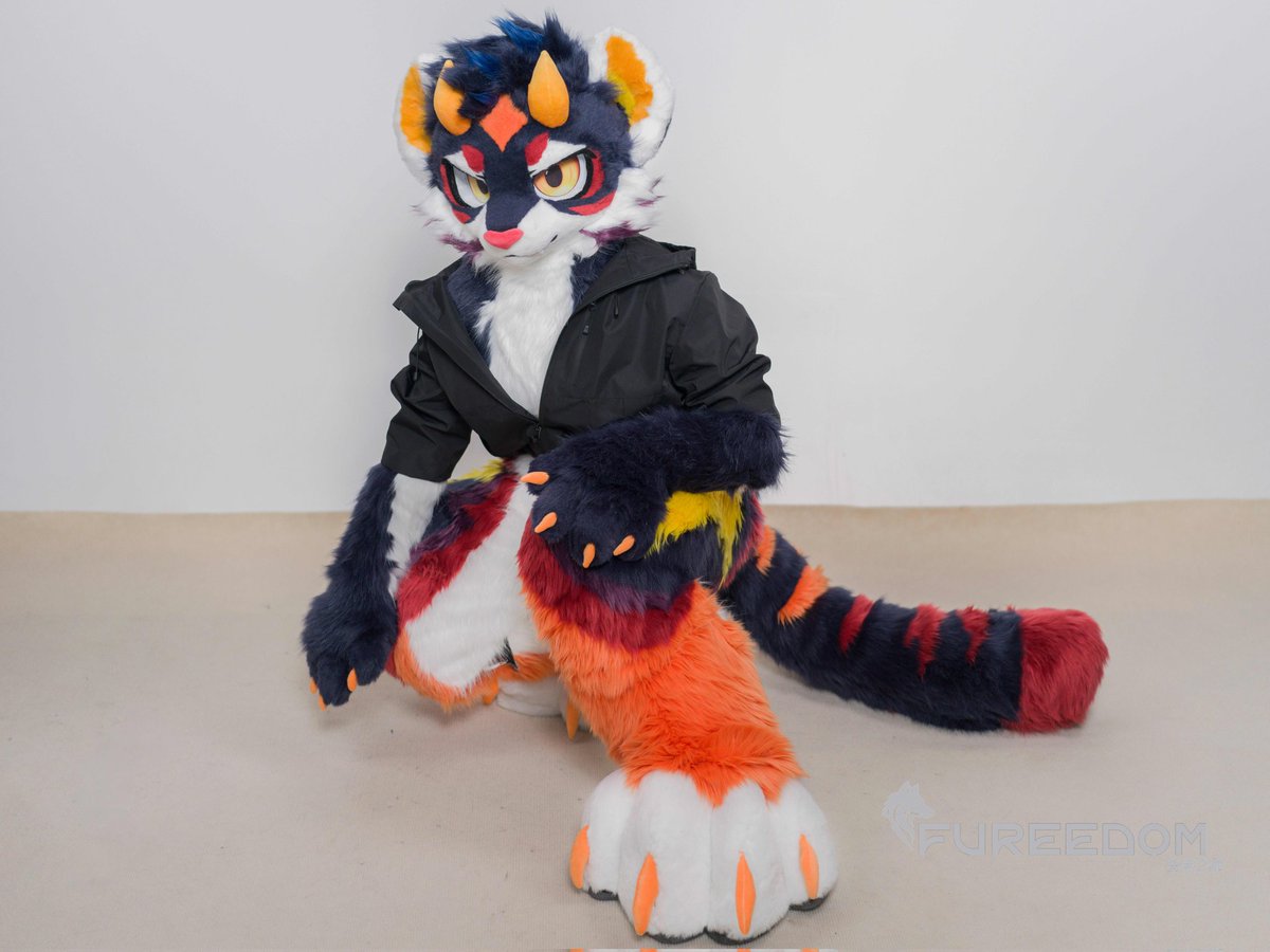FureedomFur's tweet photo. Fursuit Showcase
Partial Version 
Client：@Parrish_orz https://t.co/VOMzPDtnd3