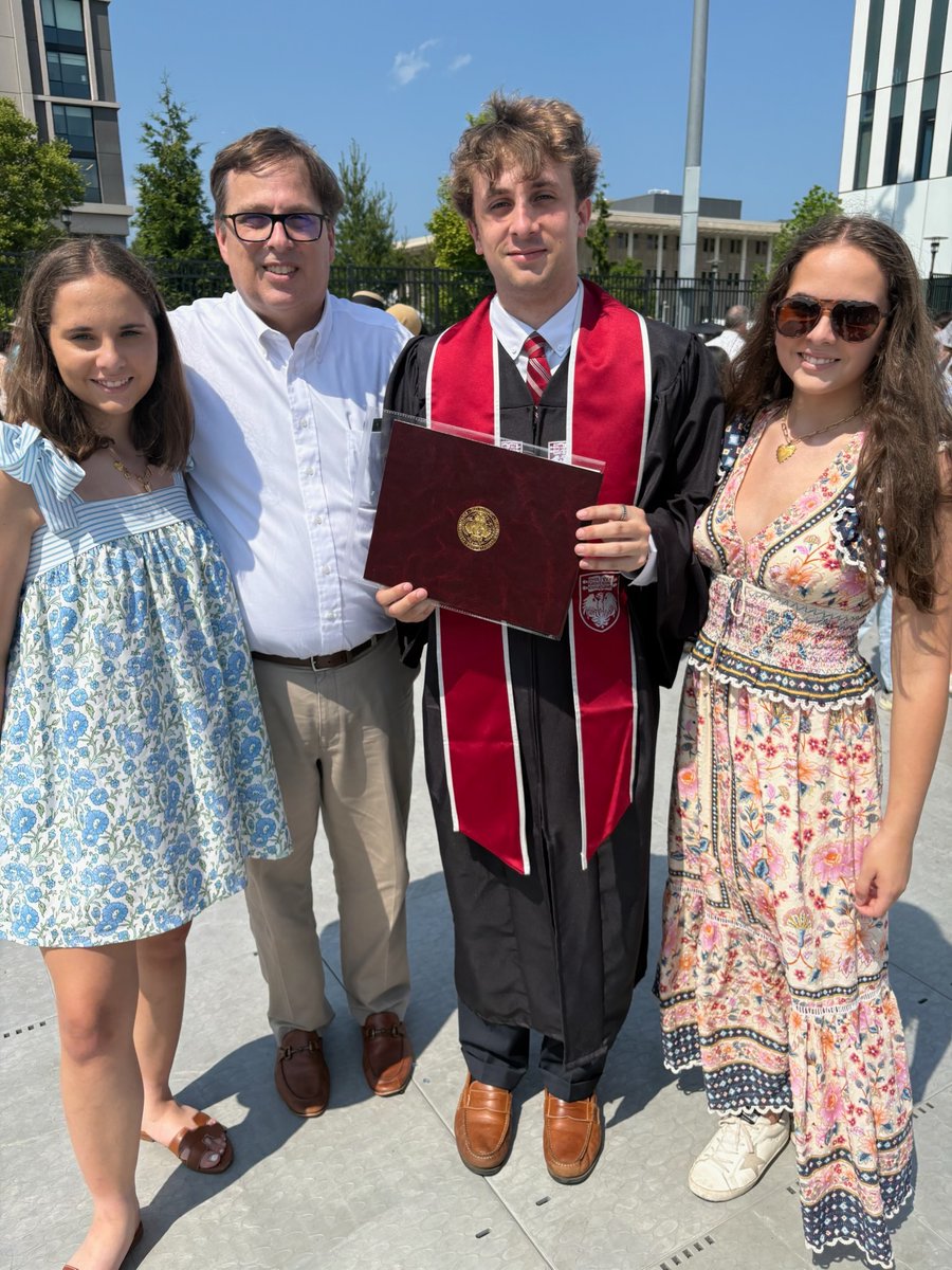 Agmoretz's tweet photo. For those who know me, know how proud I am of my kids. On June 6th, my oldest graduated from @UChicago. Tremendous academic accomplishment and soon-to-be gainfully employed in Charlotte. Great to spend time with family at his graduation, including my mom. https://t.co/VLYlFlhYeT