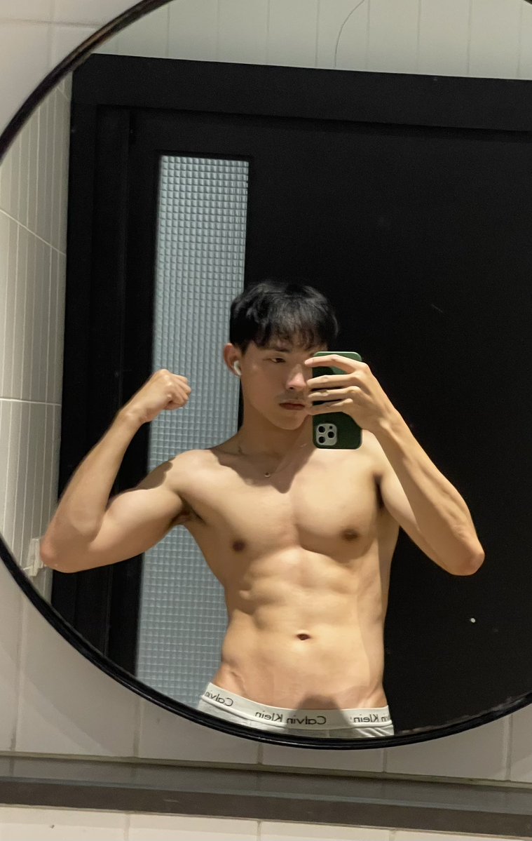 Four_leeegom's tweet photo. ไม่รู้ใครอยากรู้จักไหม
-ชื่อ โฟร์ ครับ
-29 
-ชอบออกกำลังกาย , อ่านหนังสือ
-แต่งตัวไม่เก่งเลยครับ 🫩 ไม่มีเทสอะไรเลย
-ชอบฟังเพลง 
-เมะครับ แค่ชอบอ้อนเคะ
-แพ้เคะน่ารักทรงหมา🐶 https://t.co/4jREvkRlpP