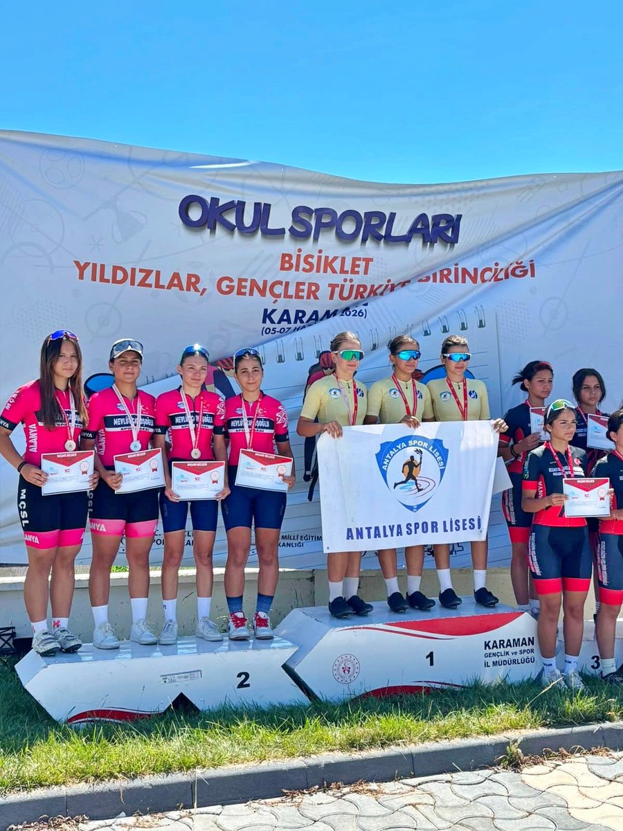 AlanyaMem's tweet photo. ALANYA MEVLÜT ÇAVUŞOĞLU SPOR LİSESİ BİSİKLETTE ŞAMPİYONLUĞA DOYMUYOR!

Okul Sporları kapsamında Karaman ilinde düzenlenen Türkiye Bisiklet Yol Yarışmalarında Alanya Mevlüt Çavuşoğlu Spor Lisesi öğrencilerimiz ilçemize derecelerle geldiler ! https://t.co/q6W7Mwdk5K https://t.co/EaXo8Y0biG