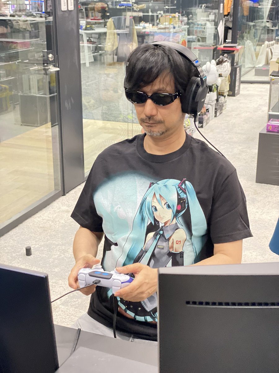 Miku tweet media