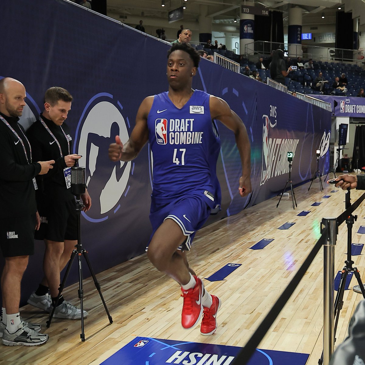 MyMikeCheck's tweet photo. I understand the manufactured media-driven anxiety entering next week's @NBADraft.
But let's not complicate this, folks.
With No. 3 pick, @memgrizz are guaranteed Tuesday to exit with either the best Wing, best Guard or best Big in this year's Draft.
#simpleasthat #winwinwin https://t.co/lGCsAEHwSD