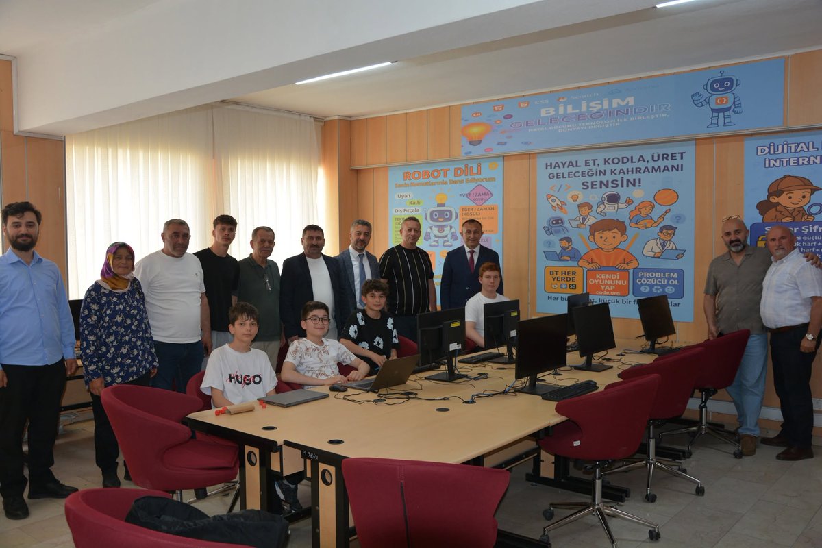 SefaSerdal's tweet photo. Ziyaretimize; İbrahim Doğu, Hakan Akdemir, Hasan Güngör, Aşire Yılmaz, Süleyman Özata ile Yönetim Kurulu Başkan Yardımcımız Sinan Şenocak ve Yönetim Kurulu Üyemiz Niyazi Kesim eşlik etti. Okul Müdürümüz Mehmet Demirbaş’tan eğitim faaliyetleri hakkında bilgiler aldık. https://t.co/WHuaEeAkxx