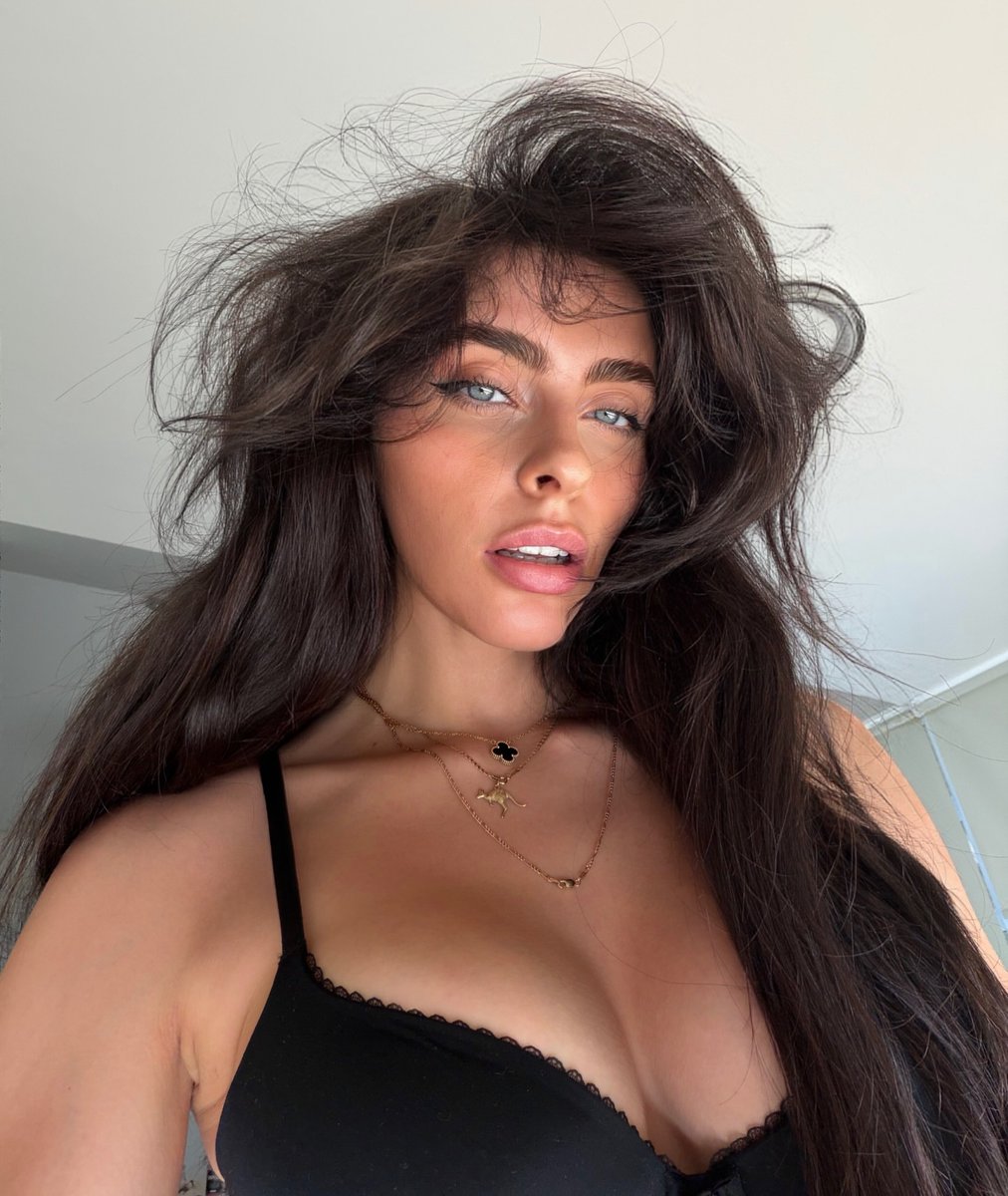 Lauren tweet media