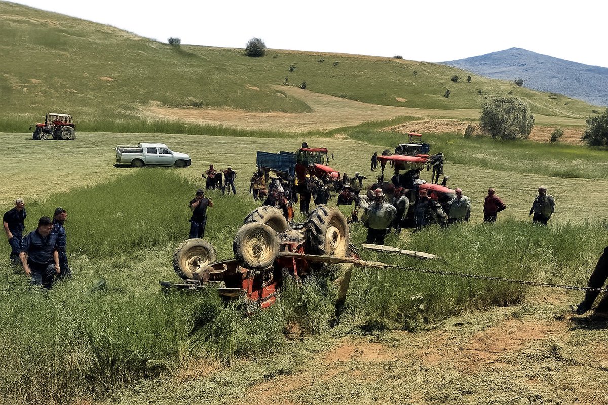adanatelevizyon's tweet photo. Adana’da traktör kazası: 1 ölü https://t.co/Nh93jkHhwU