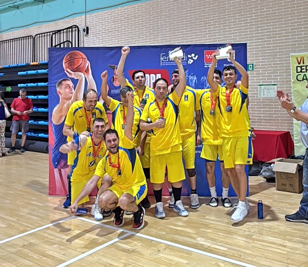 afandice's tweet photo. 🎉🥈🥇 CAMPEONES de #CopaFemaddi y SUBCAMPEONES de #LigaFEMADDI #LigaOro 2026 #basket @femaddi 🏀

¡ENHORABUENA a todos por una gran temporada! 👏👏👏

𝑳𝒂 𝒊𝒏𝒄𝒍𝒖𝒔𝒊𝒐́𝒏 𝒂 𝒕𝒓𝒂𝒗𝒆́𝒔 𝒅𝒆𝒍 𝒅𝒆𝒑𝒐𝒓𝒕𝒆 ⚽🏀🏊‍♂️🎳🥎

#VillaverdeEsDeporte #GoAFANDICE🔵🟡
@deportecmadrid https://t.co/d7oluc2WuO