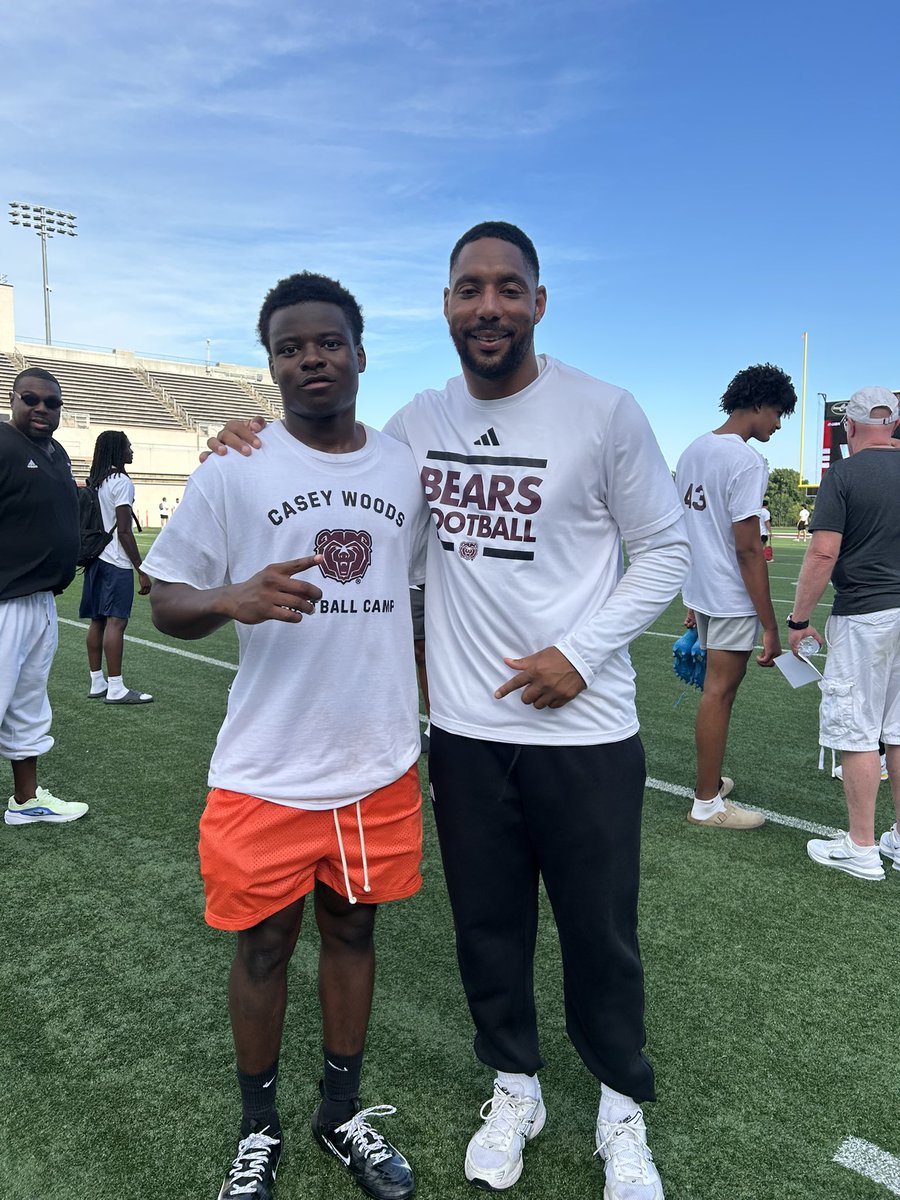 AycenLarkin's tweet photo. Yesterday I had a great time at Missouri state football camp I learned a lot of new things from the football coaches and I loved the competition🔥
@JBonney_4 @JaySaff85 @CLong2021 @CoachJBlank @CoachBBlank @Rbonner24 @coachp_07 @CoachDreThomas https://t.co/K9pgbxD8EO