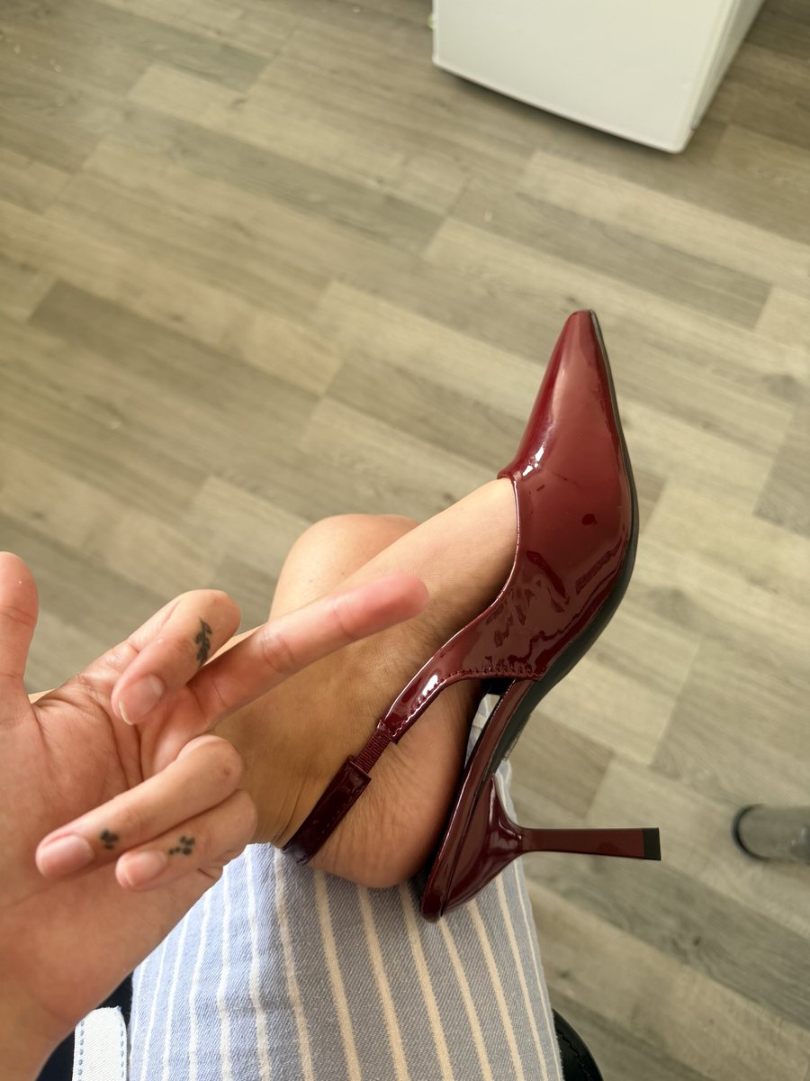 YourMoneyMiss11's tweet photo. Who’s paying for my shopping trip this weekend? 😈👠 https://t.co/ThwogdWpfN https://t.co/YMDiBDIlY5