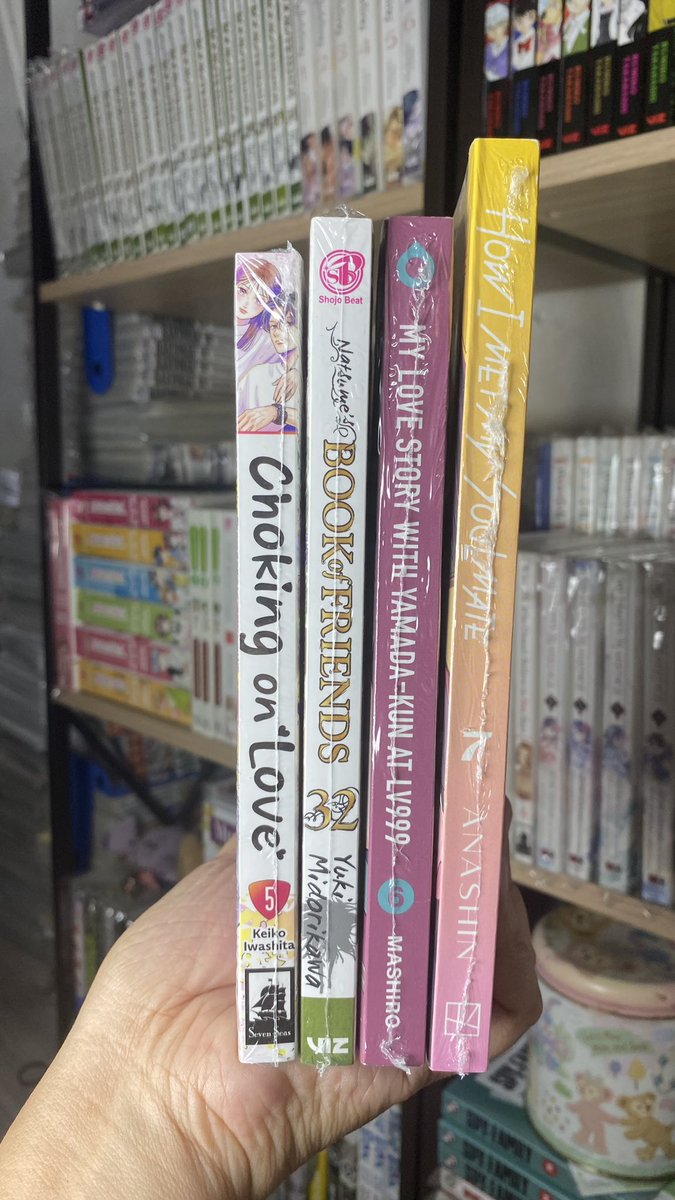1qxyusui's tweet photo. recent pick ups from @_FullyBooked 🙆🏻‍♀️❤️😊 https://t.co/ma1k61kXUX