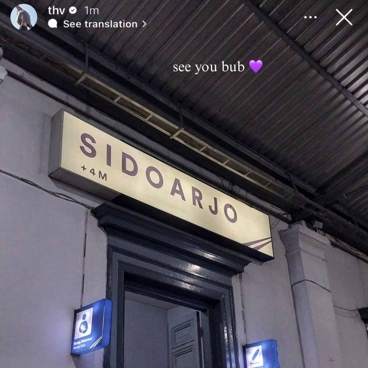 ciarirang's tweet photo. Kalian lupa kalau taehyung mantannya warga sidoarjo guys? Ini alasan utama kenapa ada add show, taehyung mau ke sidoarjo ngajak balikan mantannya, di hari ulang tahunnya. Gitu aja kalian ga ngerti, parah!!! 😭 https://t.co/2DHoWvv007